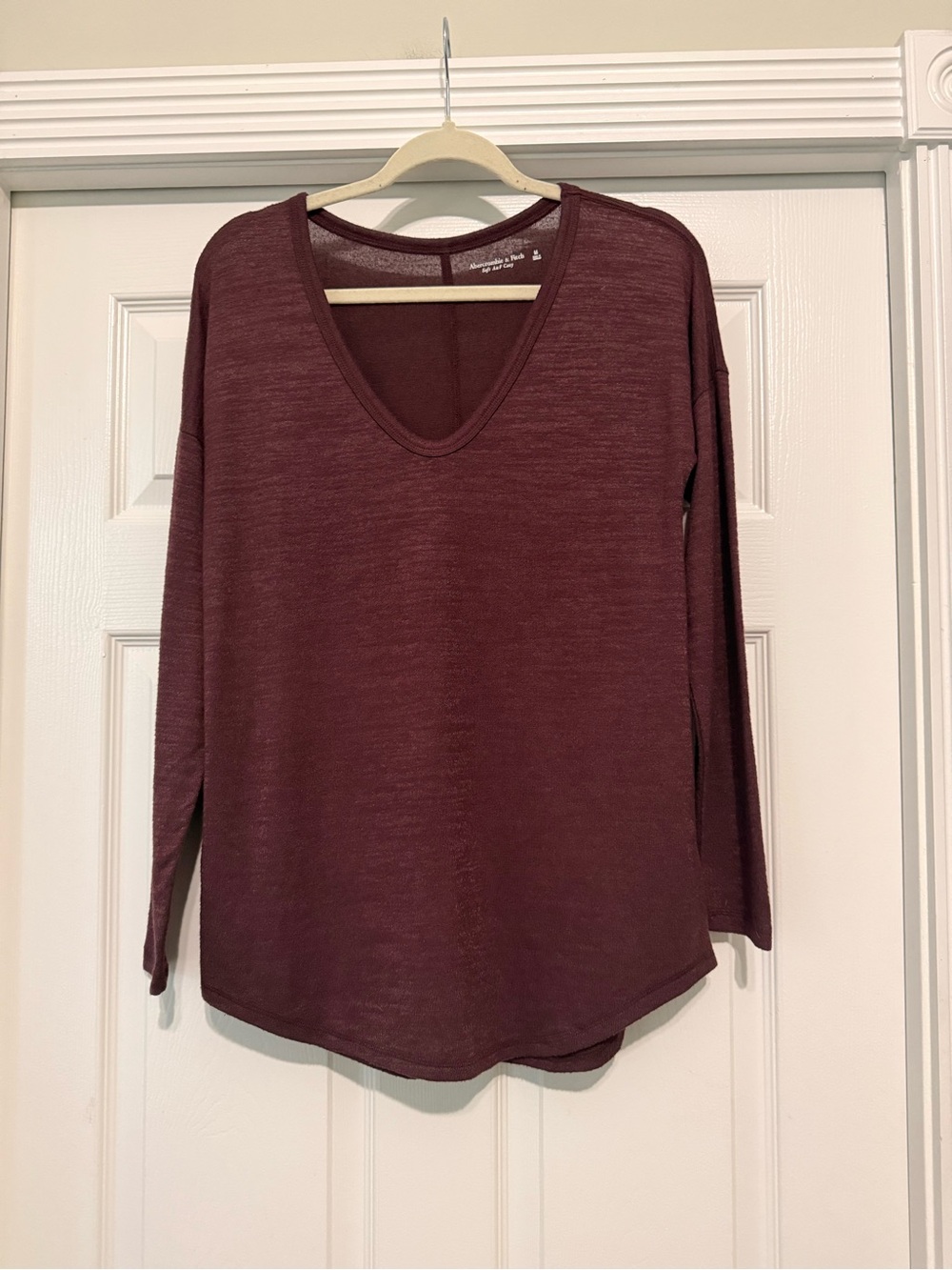 Abercrombie & Fitch Burgundy V-Neck Long Sleeve Tee